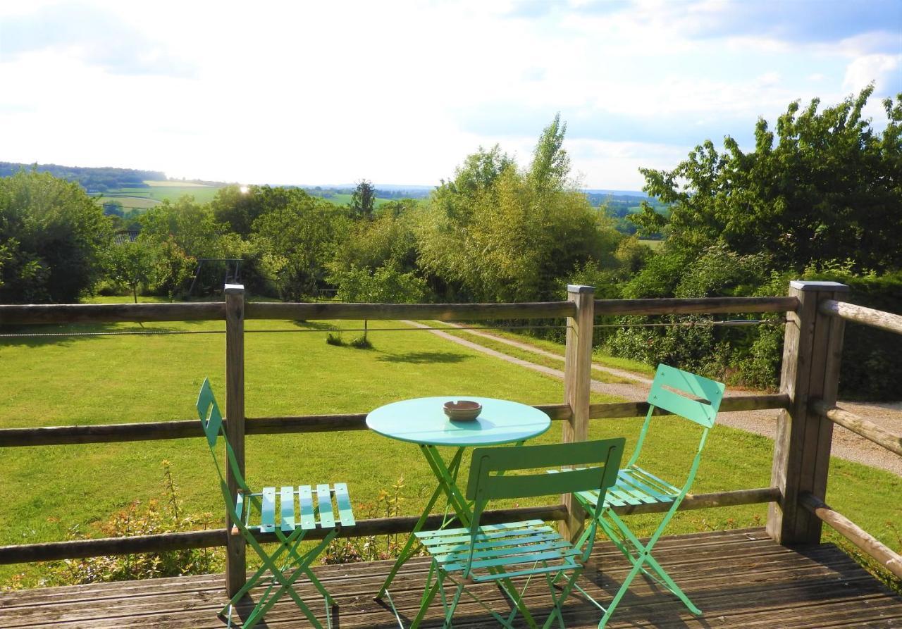 La maison ronde et ses 2 cahutes Monthoiron Extérieur photo
