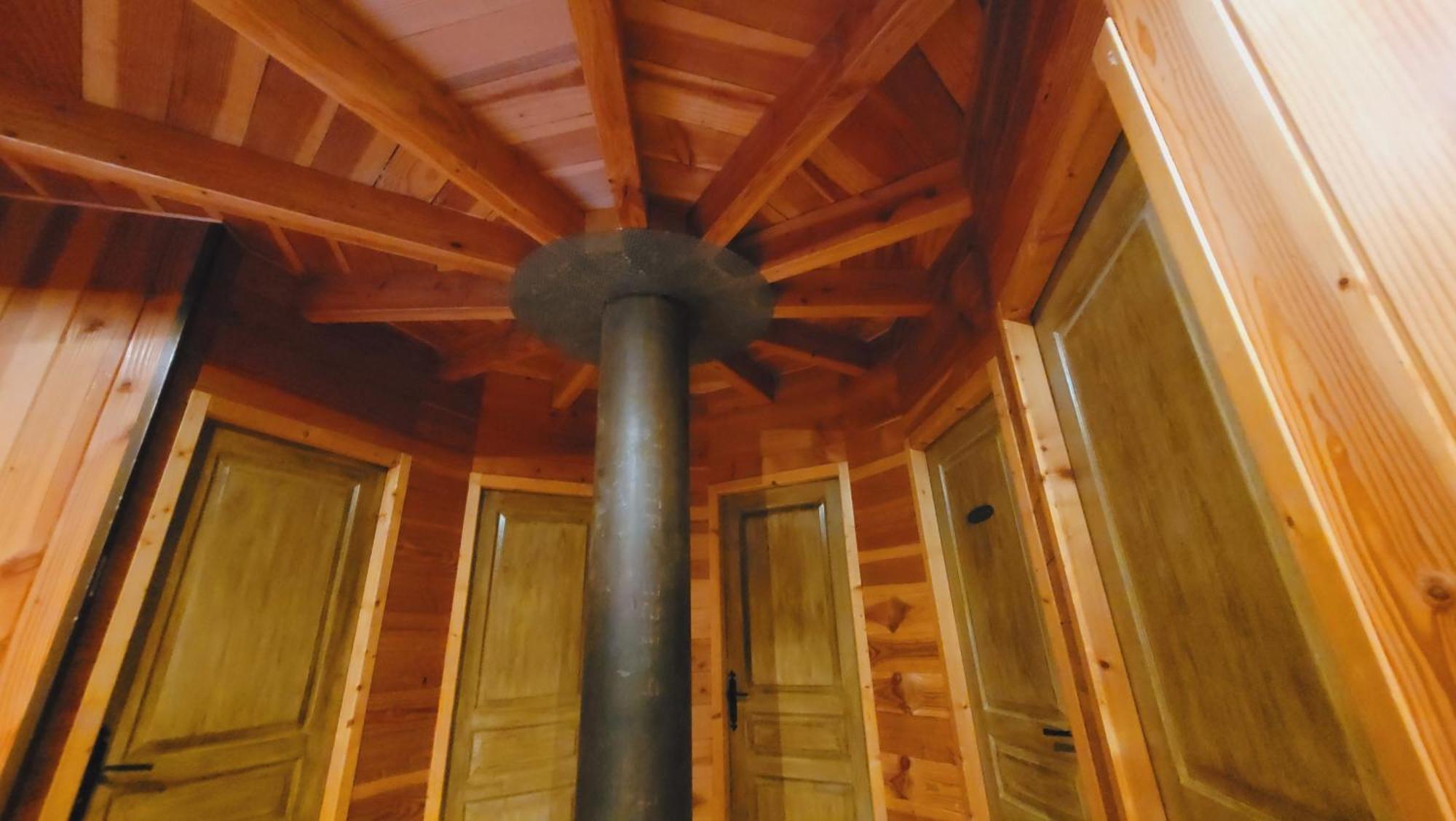La maison ronde et ses 2 cahutes Monthoiron Extérieur photo