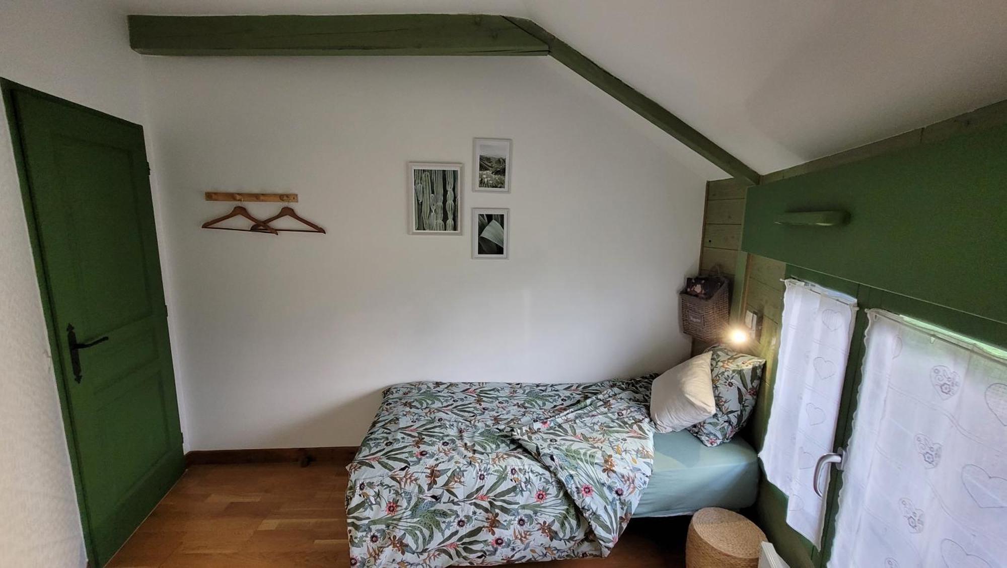 La maison ronde et ses 2 cahutes Monthoiron Extérieur photo
