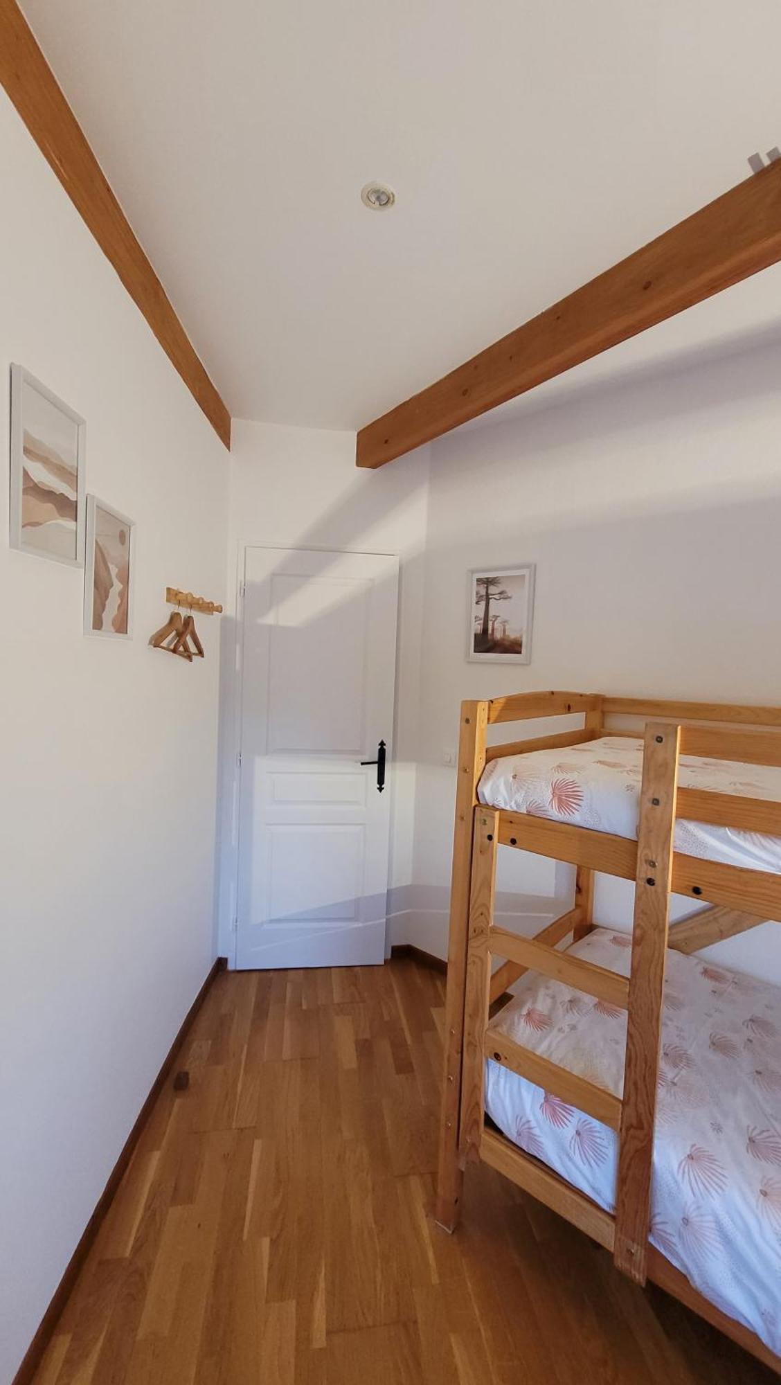 La maison ronde et ses 2 cahutes Monthoiron Extérieur photo