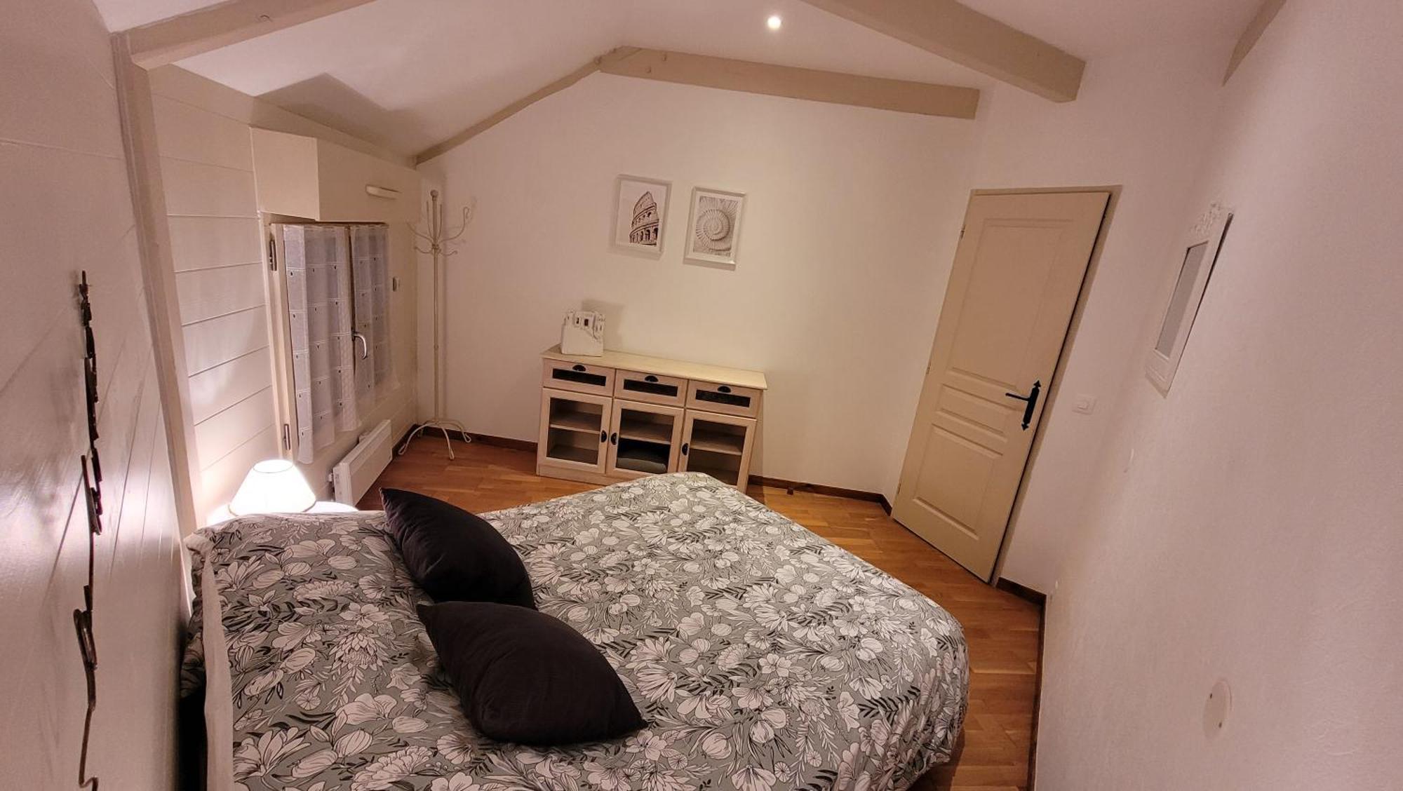 La maison ronde et ses 2 cahutes Monthoiron Extérieur photo
