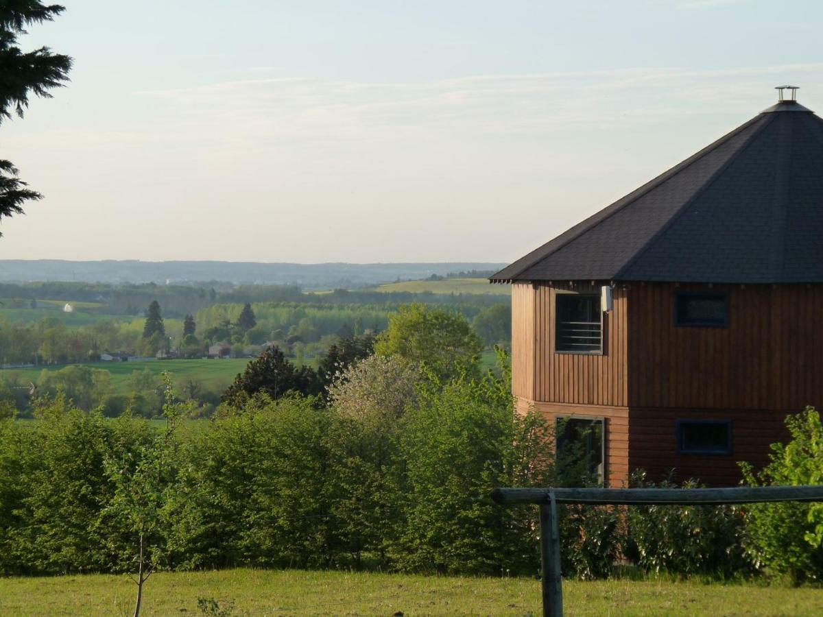La maison ronde et ses 2 cahutes Monthoiron Extérieur photo