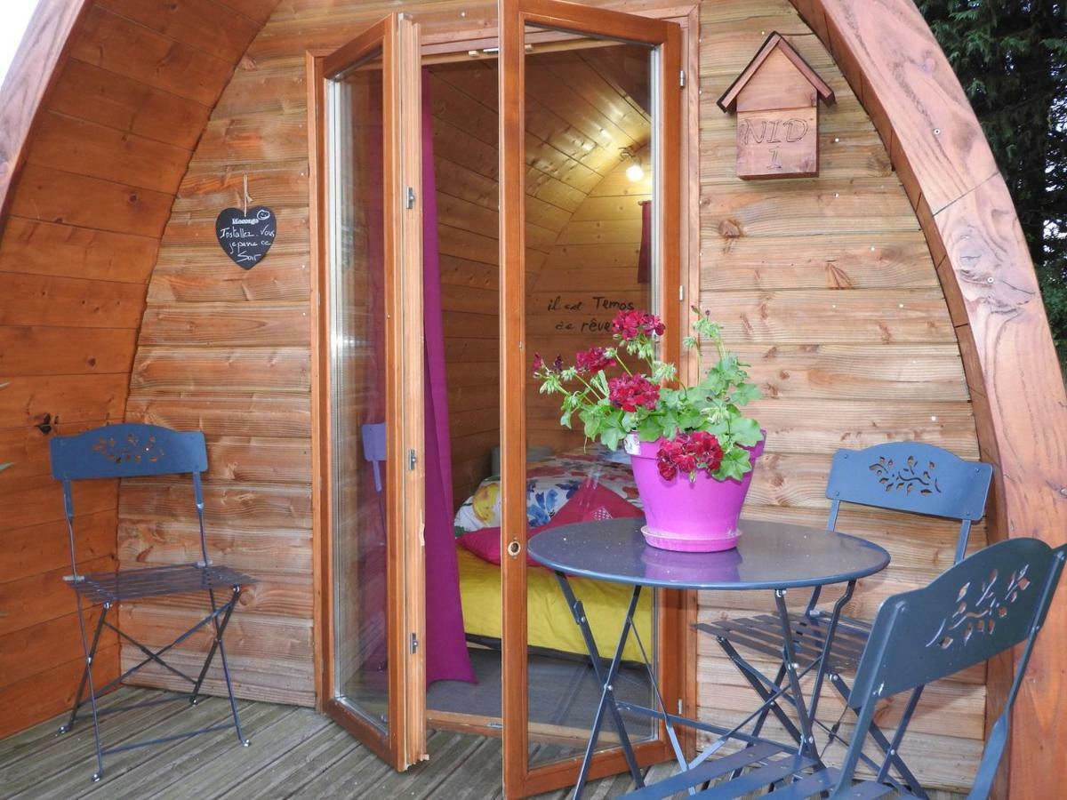 La maison ronde et ses 2 cahutes Monthoiron Extérieur photo